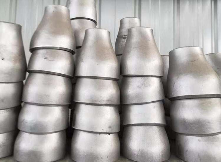 How is the big and small head made into shape?